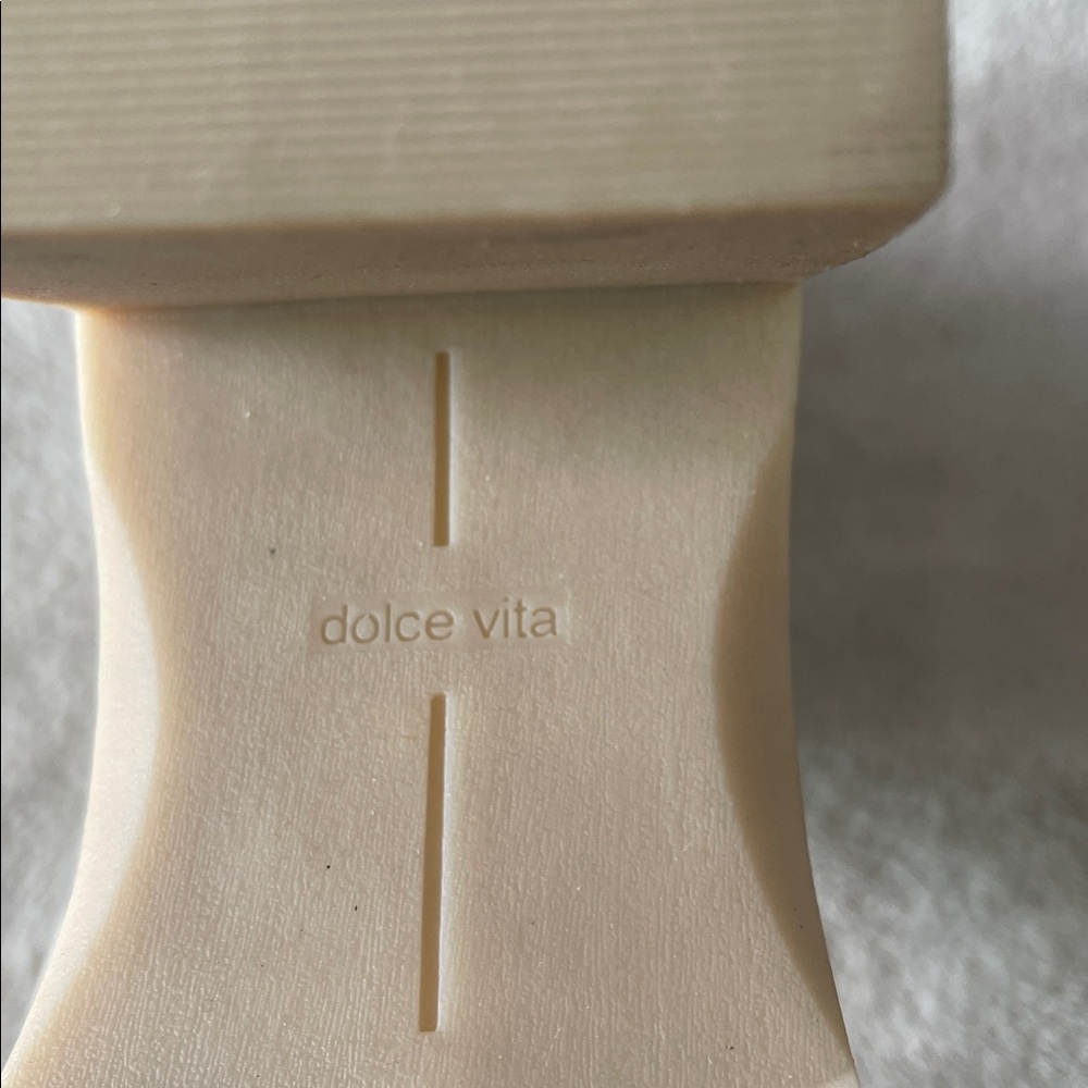 NWOB Dolce Vita Cream Chunky Heal Boot SZ 9.5 - Picture 9 of 10